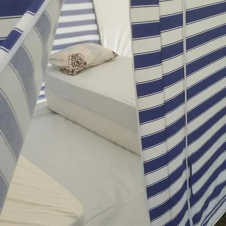 אוהל מפואר Metis Camping *